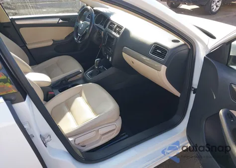 2017 Volkswagen Jetta 1.4T Se из США, поврежденный, VIN 3VWDB7AJ6HM353828